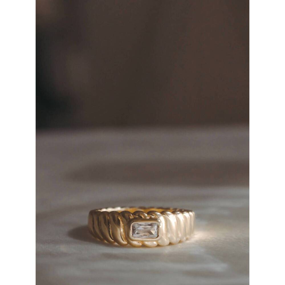 NEW LUV AJ women's le signe statment ring in gold